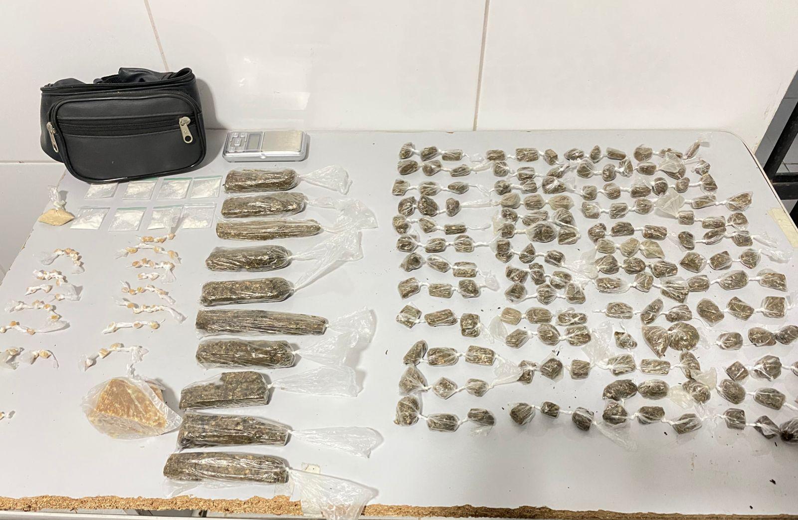 Tráfico em Sooretama: operação na matinha apreende maconha, crack, e cocaína.