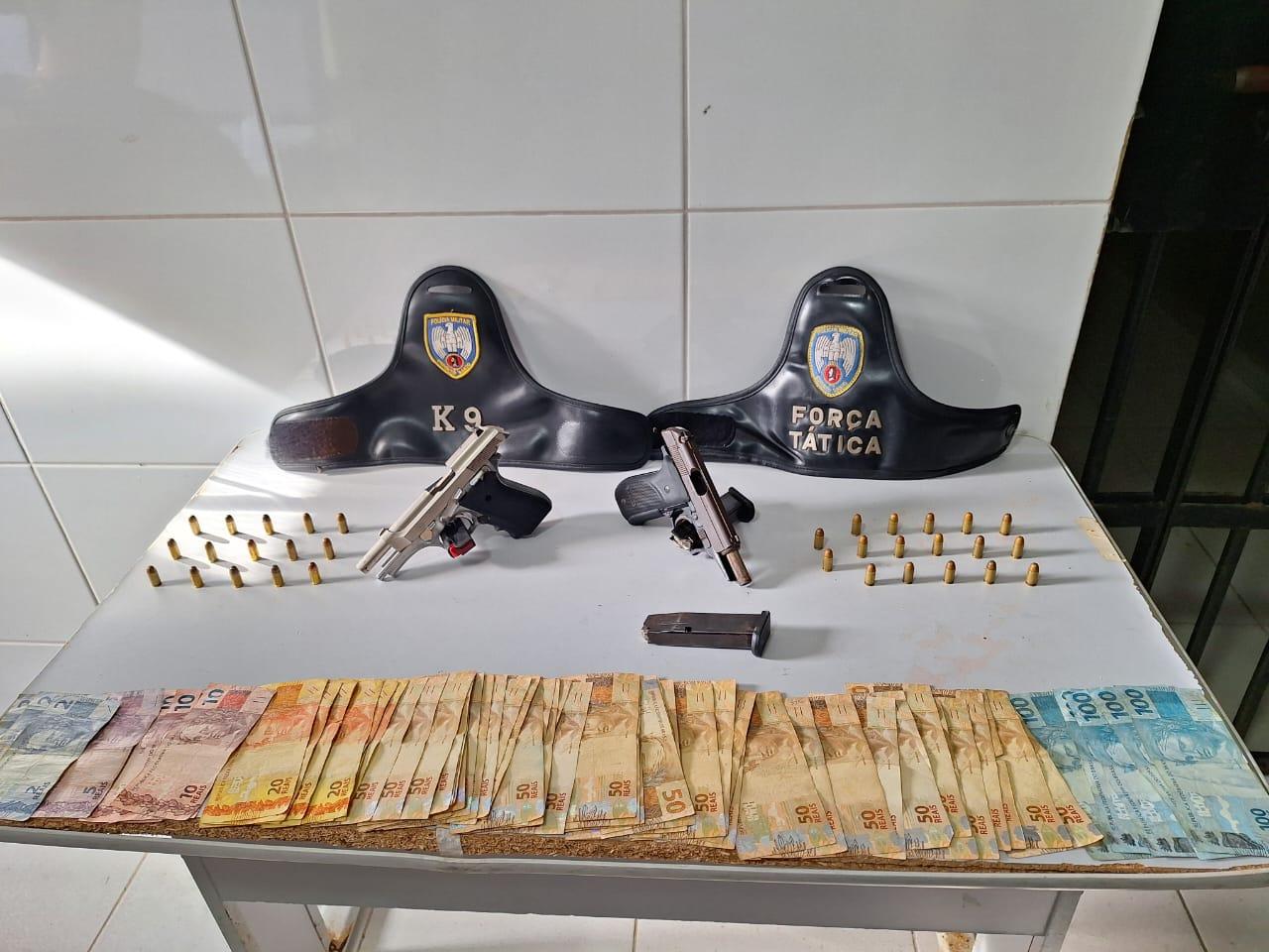 Polícia cumpre mandados e apreende duas pistolas em Linhares.