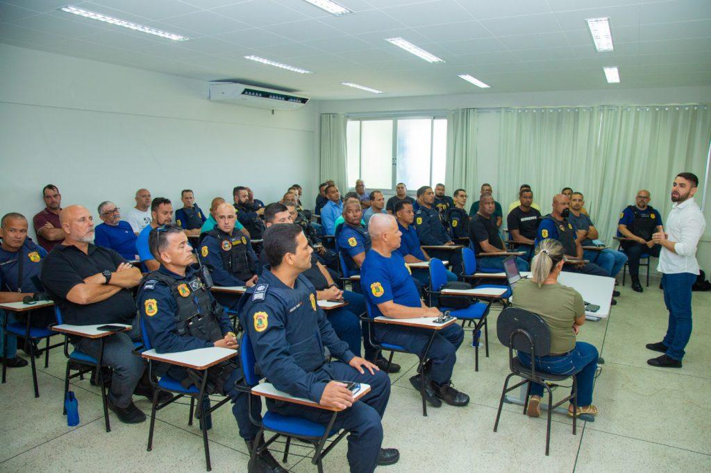 Segurança: curso de qualificação sobre concessão e manutenção do porte de armas para a Guarda Civil.