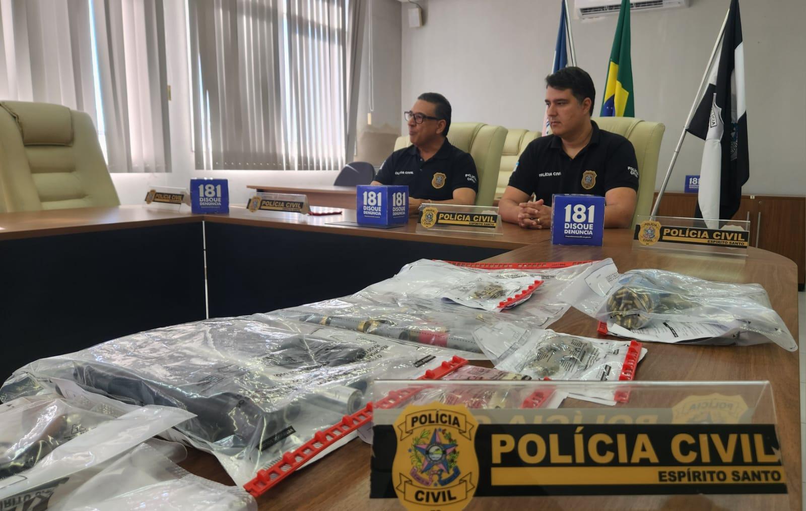 Vendedor de armas é preso pela polícia.